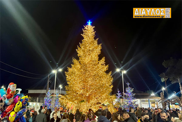 Φωτίστηκε  το Χριστουγεννιάτικο δέντρο των Λουτρών Αιδηψού