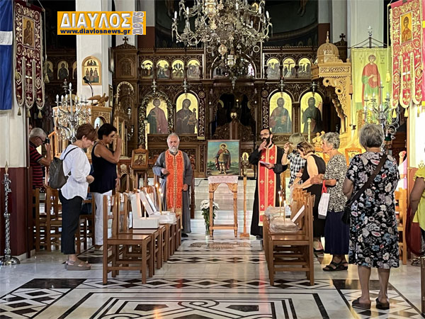 Ευλόγησαν τις Φανουρόπιτες και  στα Λ. Αιδηψού
