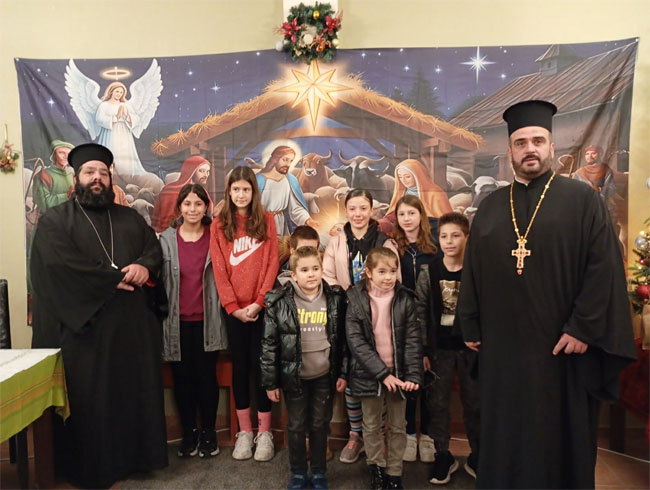 ΕΟΡΤΗ ΚΑΤΗΧΗΤΙΚΟΥ ΣΧΟΛΕΙΟΥ ΣΤΗΝ ΕΝΟΡΙΑ ΑΓΙΩΝ ΑΝΑΡΓΥΡΩΝ ΚΑΜΑΡΙΩΝ